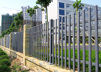 江苏连云港市委党校PVC塑钢围墙护栏