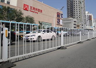 北京王府井大街京式交通隔离护栏
